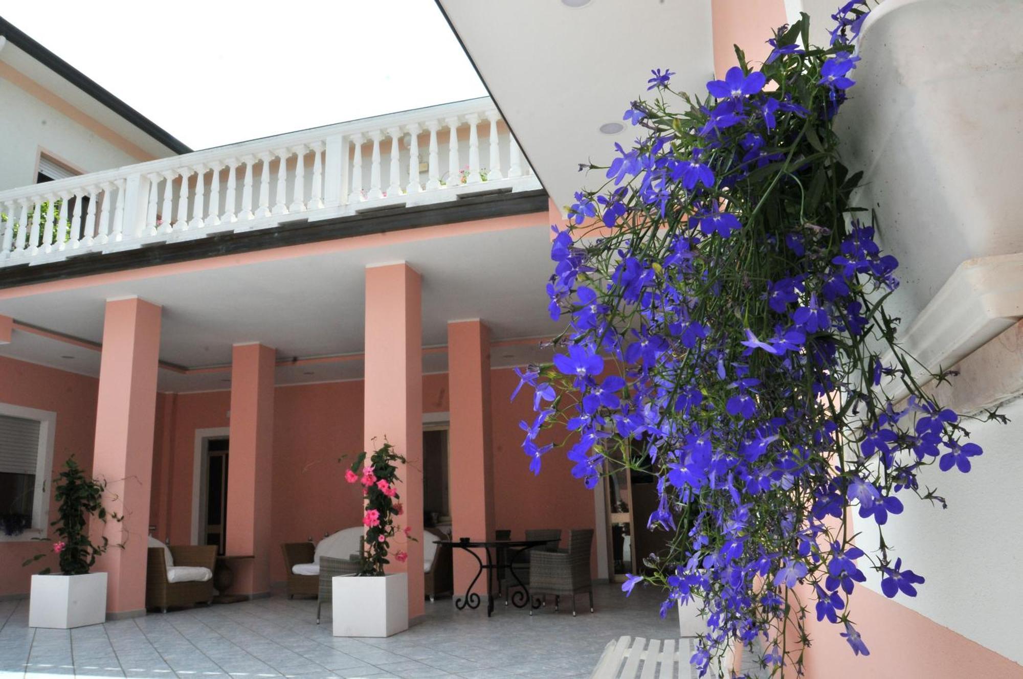 Stella - Casa Per Ferie Bellaria-Igea Marina Exterior foto